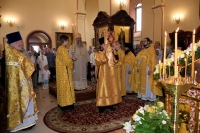 В день памяти первоверховных апостолов правящий архиерей совершил Божественную литургию в Петропавловском женском монастыре