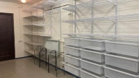 Новая гардеробная система установлена на Гуманитарном складе Хабаровской епархии