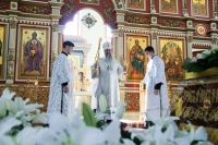 В Великую Субботу митрополит Артемий совершил Божественную литургию святителя Василия Великого
