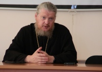 «Без Бога эту боль очень сложно преодолеть»: хабаровским священникам рассказали о специфике служения в военном госпитале