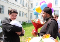 Клирикам Хабаровской епархии будут выплачивать единовременную материальную помощь при рождении ребенка