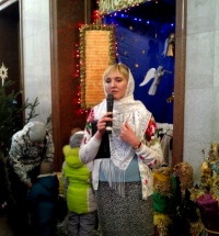 В праздник Рождества православная молодежь проводила экскурсии по кафедральному собору