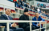 Митрополит Владимир посетил игру нового хоккейного сезона в "Платинум арене"