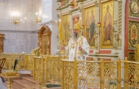 В Неделю 8-ю по Пятидесятнице митрополит Артемий возглавил Божественную литургию в Спасо-Преображенском кафедральном соборе
