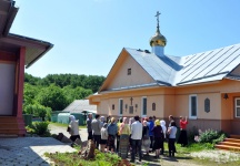 Трудные семьи. Крещение 19 июня 2011 года. Паломничество в Свято-Петропавловский женский монастырь 25 июня 2011 года.