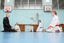 Митрополит Игнатий принял участие в тренировке секции каратэ-до в хабаровской гимназии №5. 19 марта 2015 г.
