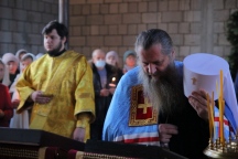 Митрополит Артемий совершил Божественную литургию в Никольском храме поселка Тополево 19 декабря 2021 года